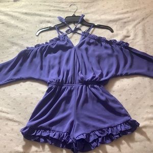 This is a cute outfit! You can wear it to do daily thing’s, daily errands, etc.